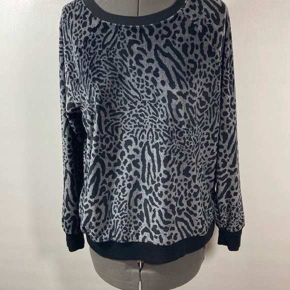 Secret Treasures Tops - Secret Treasures Top Women Size S Animal Print Cozy Velour Soft Stretch